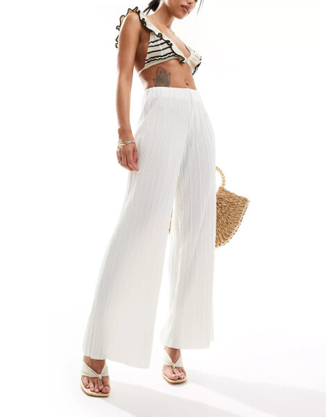 ONLY loose fit plisse trouser in off white