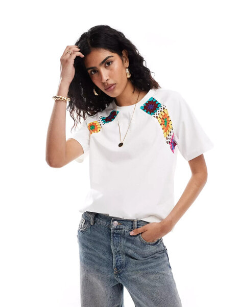 Object t-shirt with rainbow crochet panels in white