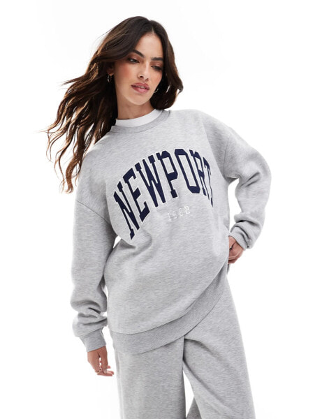 Stradivarius newport sweatshirt in grey