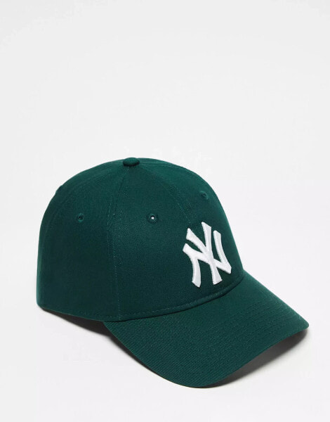 New Era 9forty NY Yankees cap in green