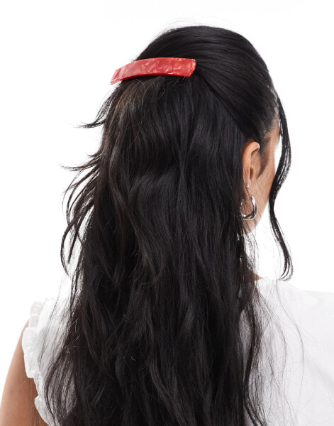 Sui Ava Matcha Addict hair clip in red