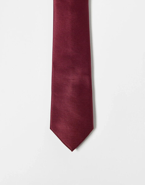 ASOS DESIGN tie in burgundy