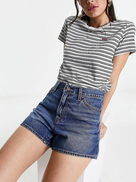 Levi's 80S mom shorts in dark wash blue 