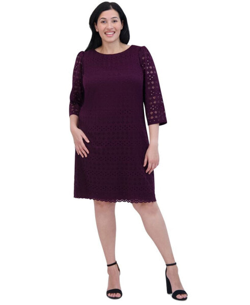 Plus Size Lace 3/4-Sleeve Shift Dress