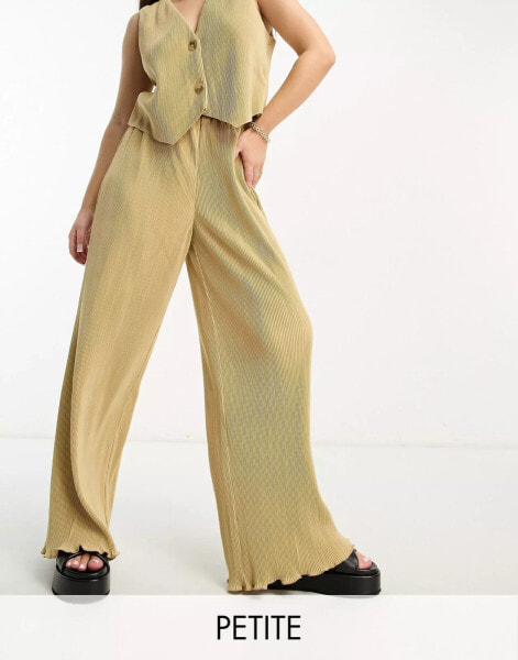 4th & Reckless Petite exclusive plisse wide leg trouser co-ord in camel