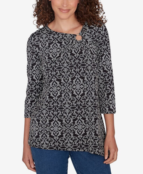 Petite Ring Neck Medallion Puff Printed Knit Top with Asymmetric Hem