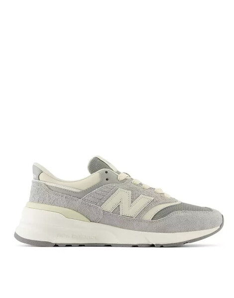 New Balance 997r trainers in grey