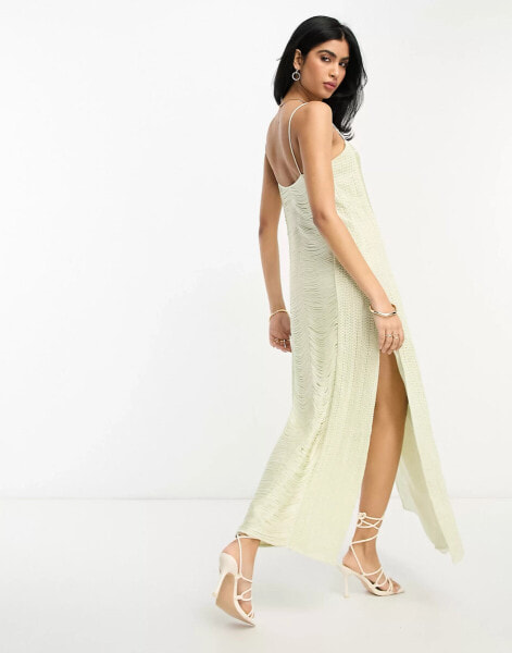 ASOS DESIGN – Gehäkeltes Maxi-Trägerkleid in Steinbeige mit Fransen