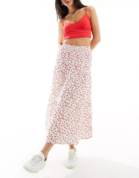 Wednesday's Girl tiered ditsy floral midi skirt in white