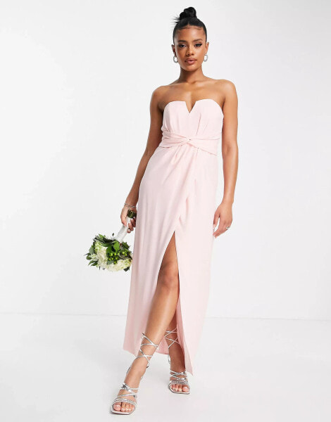 TFNC – Bridesmaid – Trägerloses Wickel-Maxikleid in Whisper-Rosa mit Schleife am Rücken