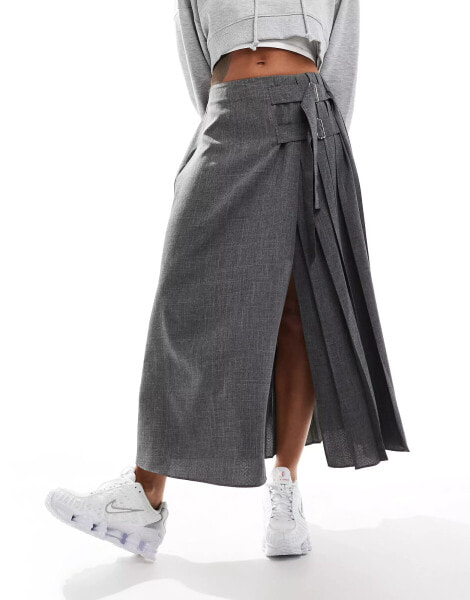 COLLUSION maxi kilt skirt in grey