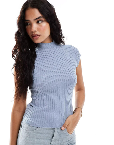 Stradivarius ribbed short sleeve top in light blue