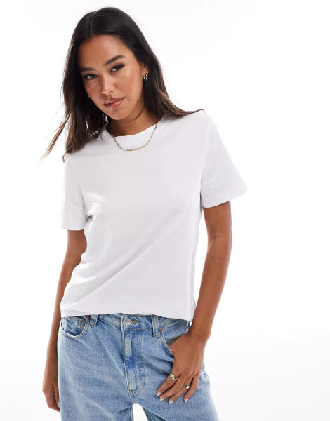 Vero Moda t-shirt in white