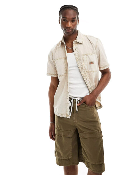 Dickies newington washed short sleeve shirt in off white