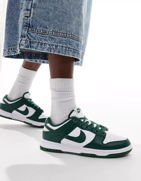 Nike Dunk Low Retro trainers in green and white