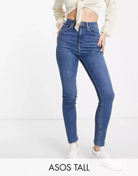 ASOS DESIGN Tall – Ultimate – Eng geschnittene Jeans in authentischem Mittelblau