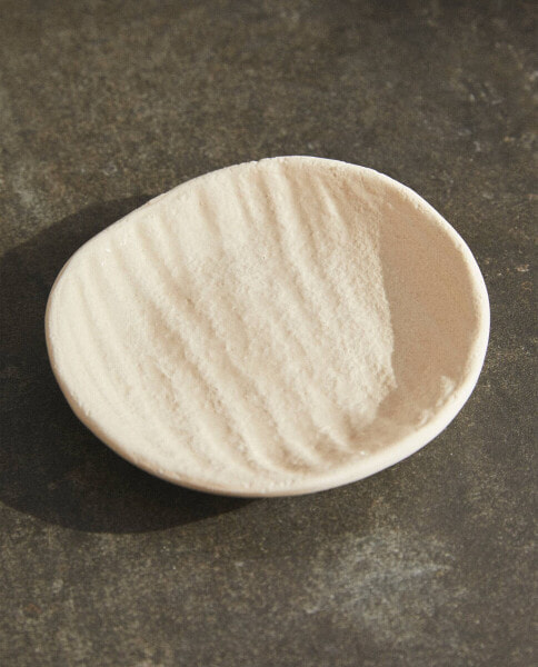 Textured ceramic soap dish