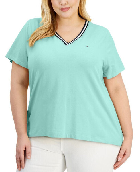 Plus Size Contrast Trim V-Neck Top