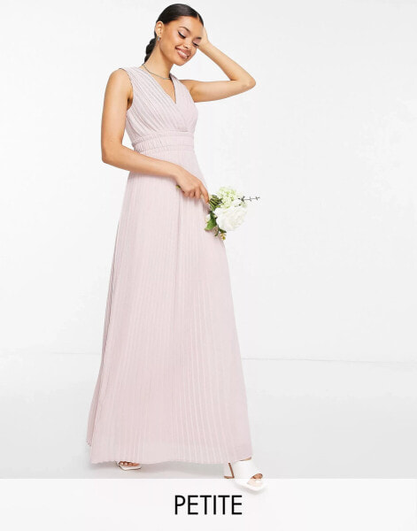 TFNC Petite – Bridesmaid – Plissiertes Maxikleid in Nerzrosa mit Taillenband