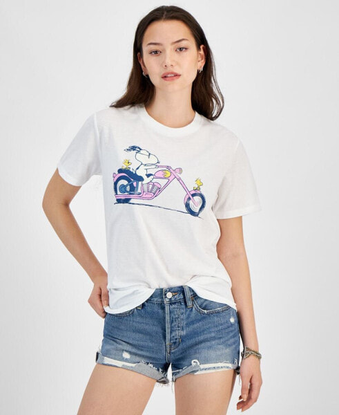 Juniors' Snoopy Moto Graphic T-Shirt