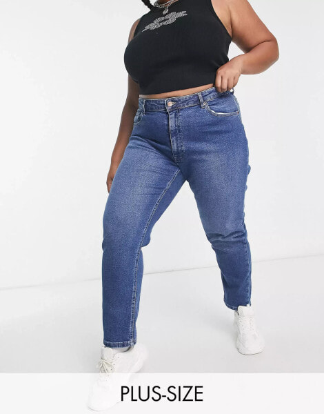 Only Curve – Careneda – Mom-Jeans in Mittelblau