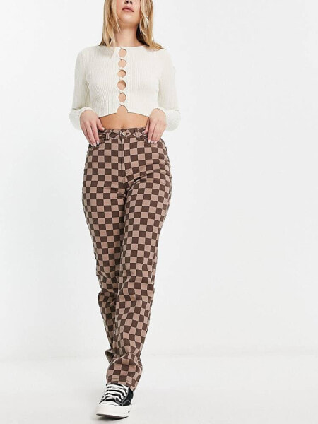 Only high waisted straight leg trousers in brown checkerboard 