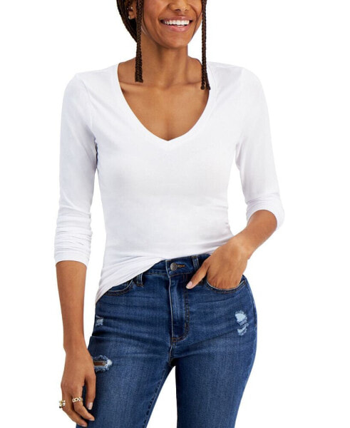 Juniors' V-Neck Long-Sleeved Top