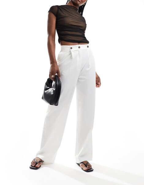 Pimkie tailored straight trouser with front pleat detail in white