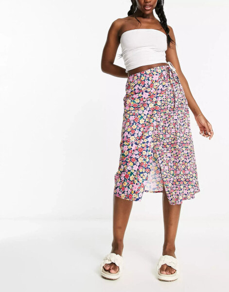 Wednesday's Girl ditsy floral tie detail wrap skirt in pink