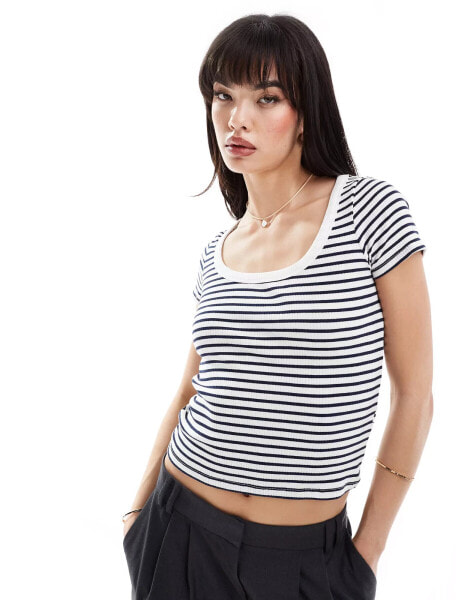 New Look scoop neck t-shirt in black stripe