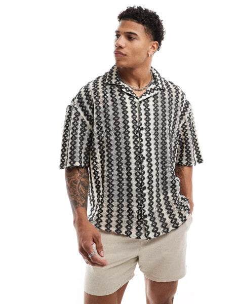 Pull&bear textured geometric patterned shirt in black and white