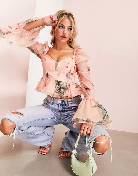 ASOS LUXE – Schößchenoberteil aus rosa Organza mit ausgestellten Ärmeln und Blumenmuster