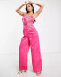 Collective The Label Petite Exclusive – Valentines – Jumpsuit in Rosa mit verziertem Herz-Design und weitem Bein