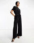 ASOS DESIGN – Plissierter Jumpsuit in Schwarz mit Stehkragen