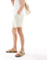 New Look textured short in cream