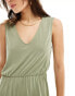 Vila slinky v neck midi dress in green