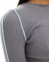 Pieces ribbed top in grey with baby blue piping