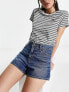 Levi's 80S mom shorts in dark wash blue