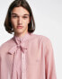 ASOS DESIGN – Transparentes Hemd in Rosa mit Blousonärmeln und gebundenem Ausschnitt