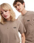 Vans – T-Shirt in Taupe mit Logo auf der linken Brust