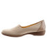 Trotters Jake T1464-143 Womens Beige Leather Slip On Loafer Flats Shoes