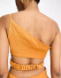 ASOS DESIGN – Satin-Maxikleid in Sonnenuntergang-Orange mit One-Shoulder-Träger und Zierausschnitt mit elastischem Riemen