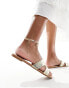 New Look – Flache Sandalen in Gold mit Cut-Out