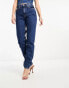 Calvin Klein Jeans – Mom-Jeans in mittlerer Waschung