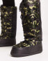 Truffle Collection – Schneestiefel mit hohem Schaft und Military-Muster