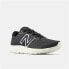 Беговые кроссовки для взрослых New Balance 520 V8 Blacktop Чёрный Женщина