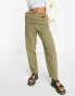 Topshop – Leichte Karottenhose in Khaki mit hohem Bund