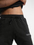 Hummel Legacy shorts in black