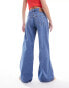 Levi's Baggy Dad wide leg jean in mid blue