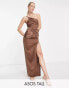 ASOS DESIGN Tall – Satin-Midikleid in Taupe-Braun mit One-Shoulder-Riemchenträger und Schlitz